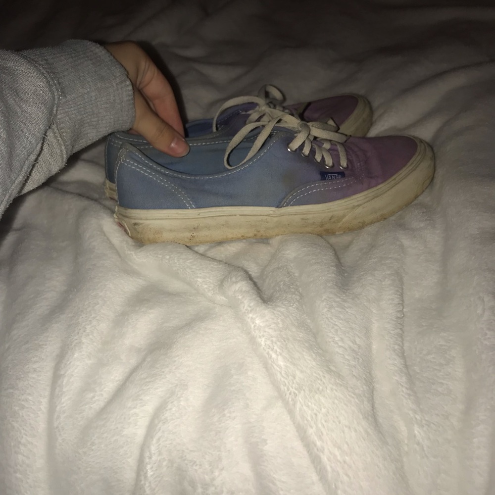 Vans - Picture 2 of 4